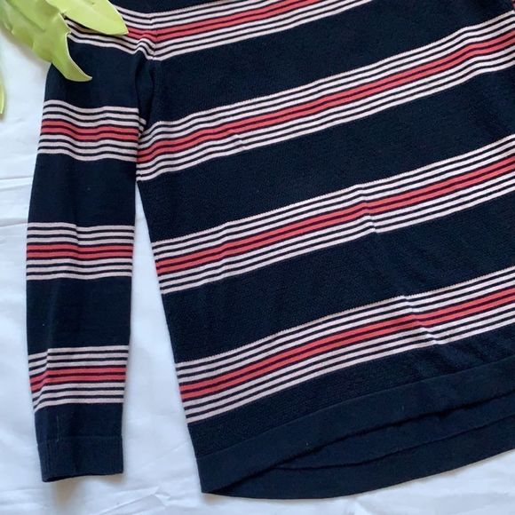 🌟Tommy Hilfiger Stripped Sweater🌟 - Picture 4 of 11